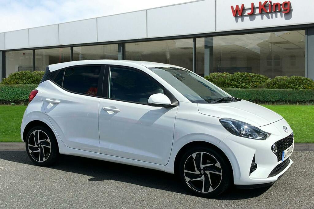 Compare Hyundai I10 1.0 Premium Hatchback LA69VLC White