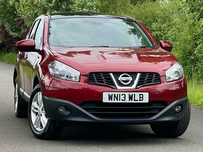 Compare Nissan Qashqai+2 1.5 Dci Acenta 2Wd WN13WLB Red