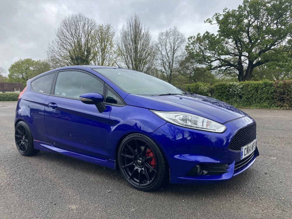Compare Ford Fiesta 1.6 Ecoboost St-2 CN14MPE Blue