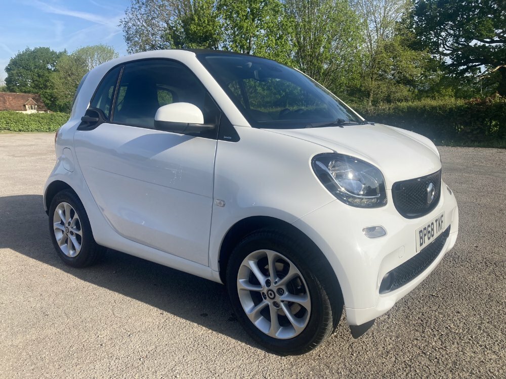 Compare Smart Fortwo Coupe 1.0 Passion BP68TKF White