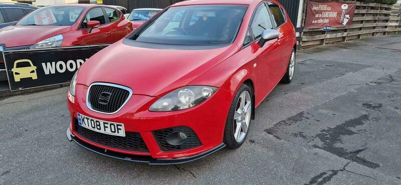 Compare Seat Leon 2.0 Tdi Fr Euro KT08FOF Red