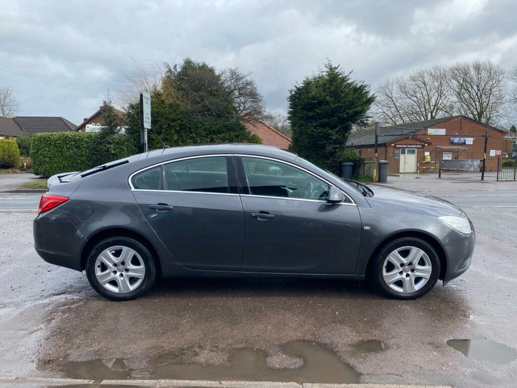 Compare Vauxhall Insignia Exclusiv HY60LYC Grey