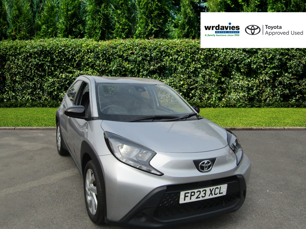 Compare Toyota Aygo X 1.0 Vvt-i Pure FP23XCL Silver