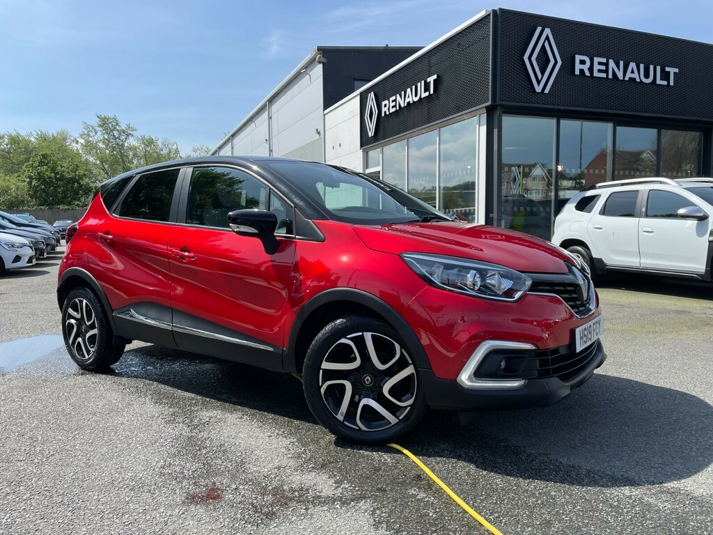Compare Renault Captur 1.5 Dci 90 Iconic Edc HS19FCY Red