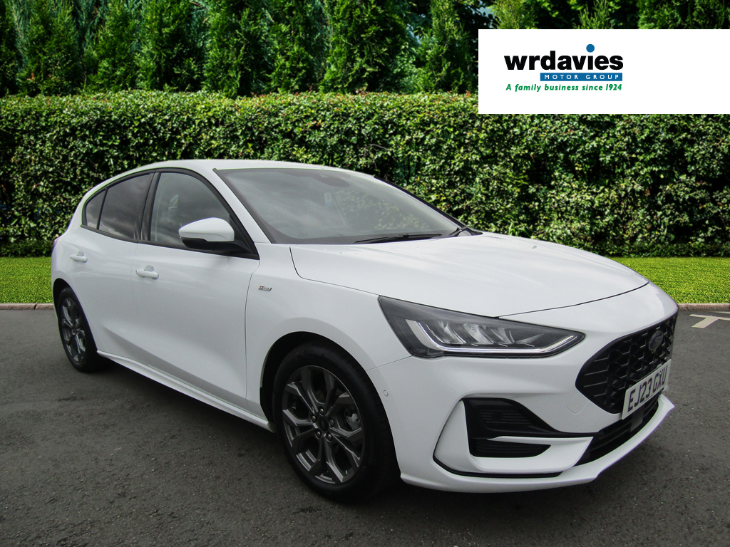Compare Ford Focus 1.0 Ecoboost Hybrid Mhev 155 St-line Edition - EJ23GXU White