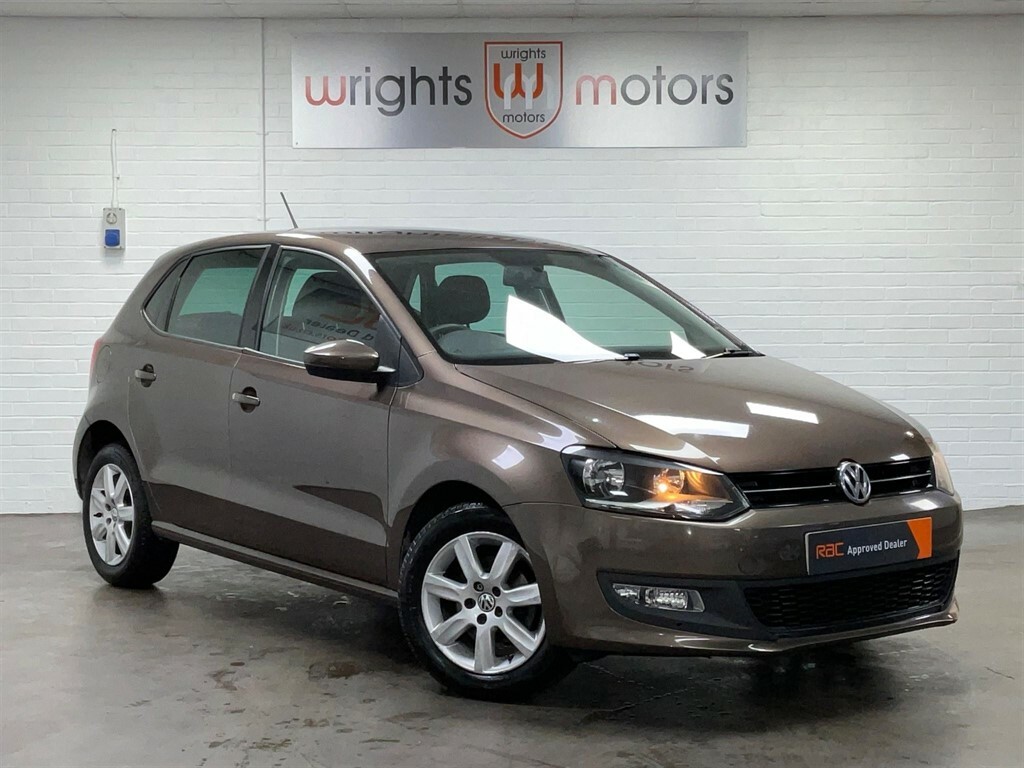Compare Volkswagen Polo 1.4 Match Edition Euro 5 YD14DYF Brown