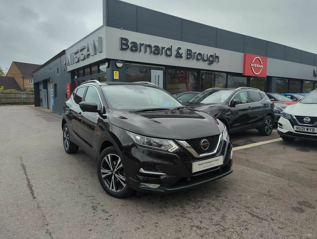 Compare Nissan Qashqai 1.3 Dig-t 160Ps N-connecta With Glass Roof PF21MVM Black