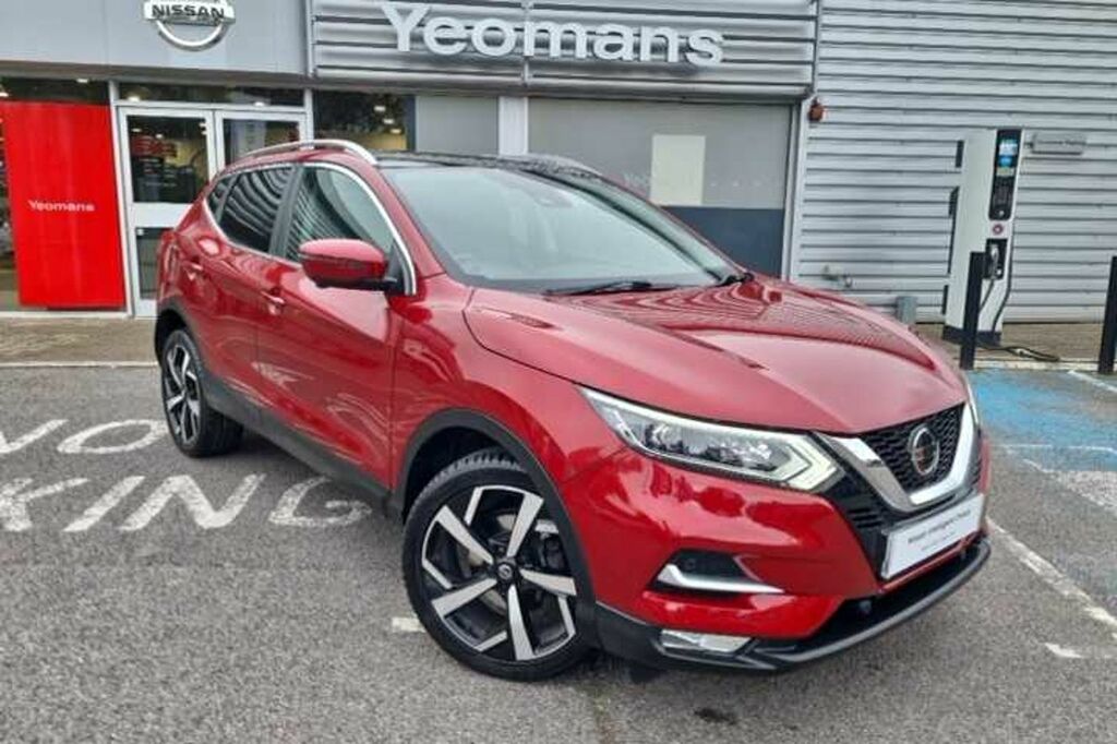 Compare Nissan Qashqai 1.3 Dig-t 160Ps N-motion EY21HWW Red