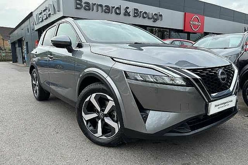 Compare Nissan Qashqai 1.3 Dig-t 160Ps N-connecta With Glass Roof MJ72OYZ Grey