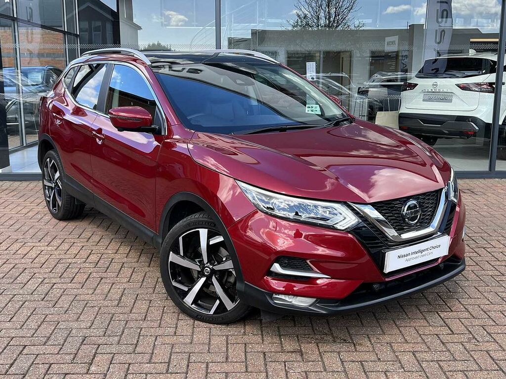 Compare Nissan Qashqai 1.3 Dig-t 160Ps N-motion LT70HXX Red