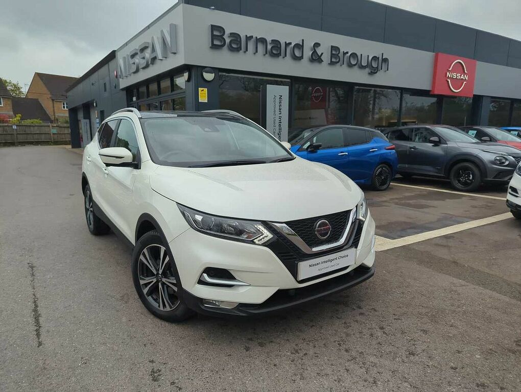 Compare Nissan Qashqai 1.3 Dig-t 160Ps N-connecta With Glass Roof CP70FRN White