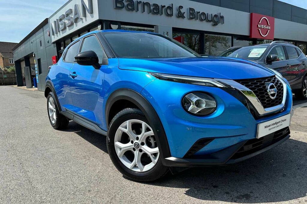 Compare Nissan Juke 1.0 Dig-t N-connecta 114Ps Dct 5-Door HF21YVR Blue