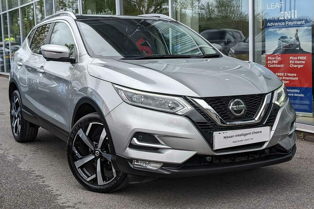 Compare Nissan Qashqai 1.3 Dig-t 140Ps N-motion YL70TNO Silver