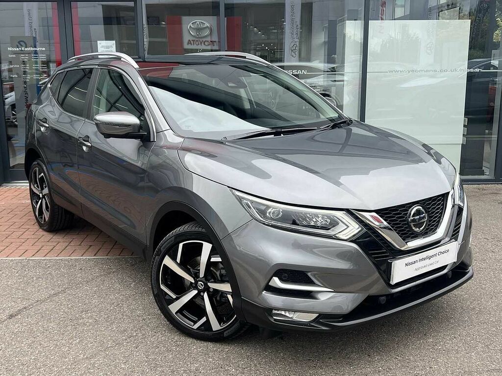 Compare Nissan Qashqai 1.3 Dig-t 160Ps N-motion Glass Roof BJ21FYN 
