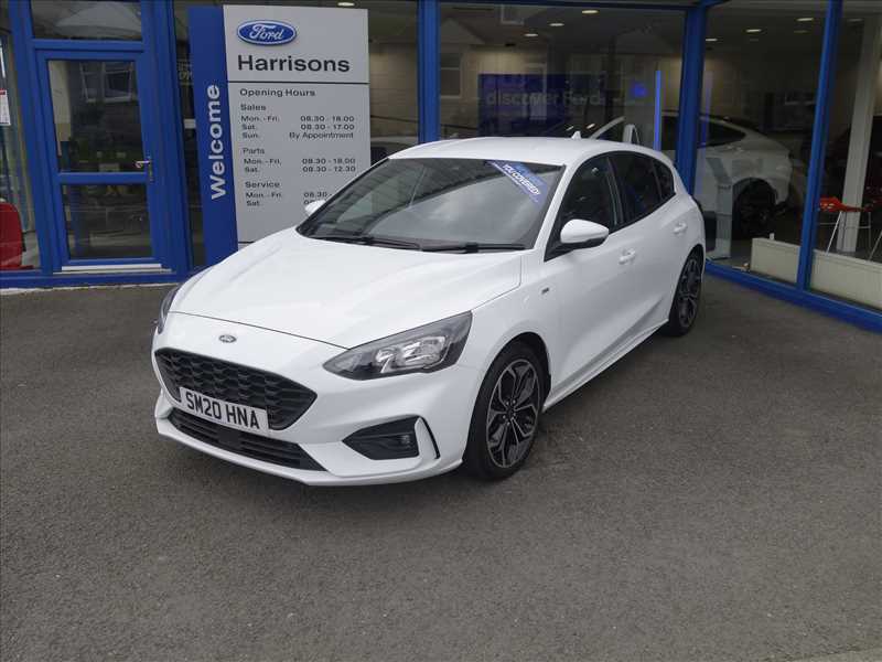 Compare Ford Focus St-line X Mhev 1.0 Ecoboost 125Ps SM20HNA White