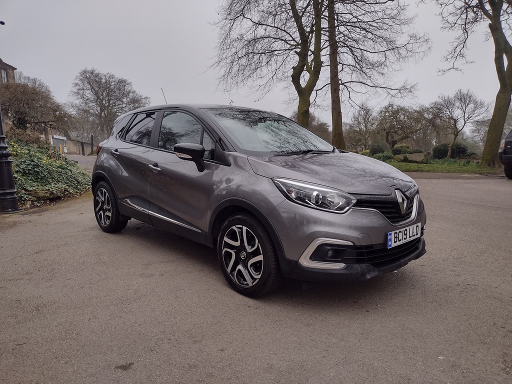 Compare Renault Captur Tce Energy Iconic BC19LLD Black