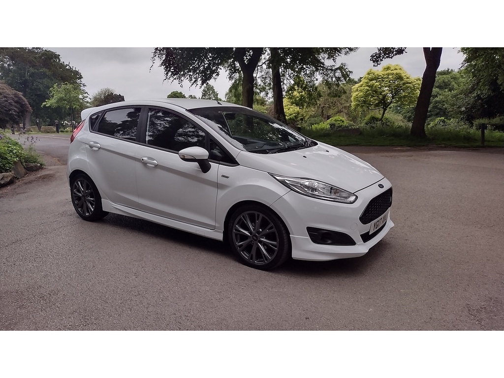 Compare Ford Fiesta T Ecoboost St-line YG17XNJ White